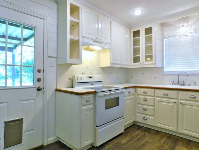 720 Chisholm Trl, House other with 3 bedrooms, 2 bathrooms and null parking in Denton TX | Image 10