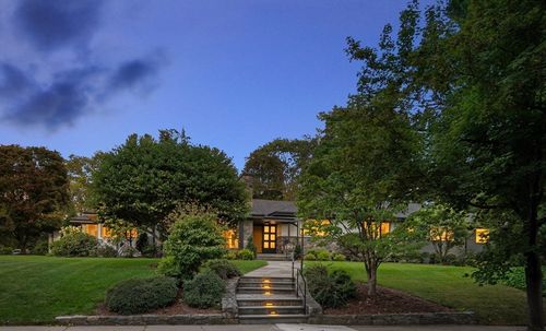 68 Mignon Rd, Newton, MA, 02465-2623 | Card Image