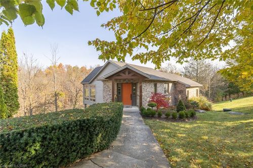 4544 Heatly Dr, Delaware, ON, N0L1E0 | Card Image