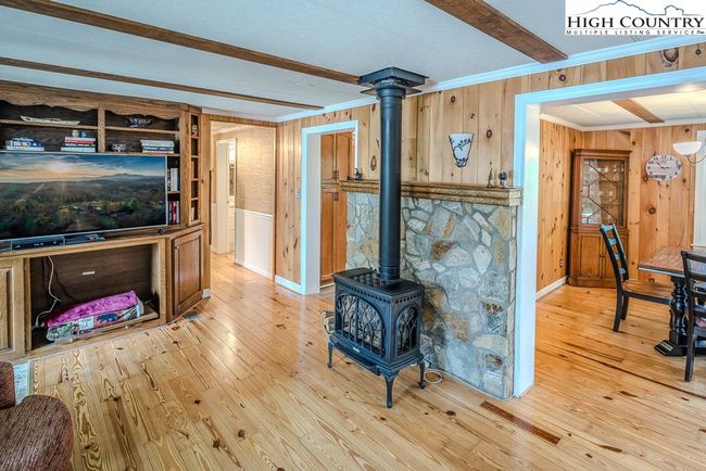 492 Skyland View Dr, House other with 3 bedrooms, 2 bathrooms and null parking in Blowing Rock NC | Image 8