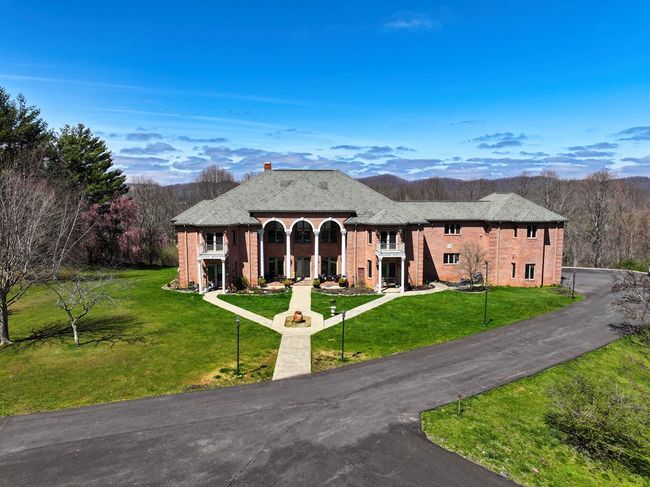 900 Tanager Dr, House other with 10 bedrooms, 11 bathrooms and 3 parking in Bluefield VA | Image 53