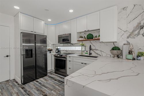 2425 Sw 26th Ln, Miami, FL, 33133-2229 | Card Image