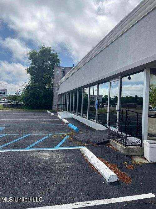 a-1524 Pass Rd, Gulfport, MS, 39501-5161 | Card Image