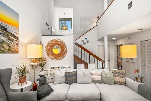 2538 Caminito Muirfield, La Jolla, CA, 92037-5810 | Card Image