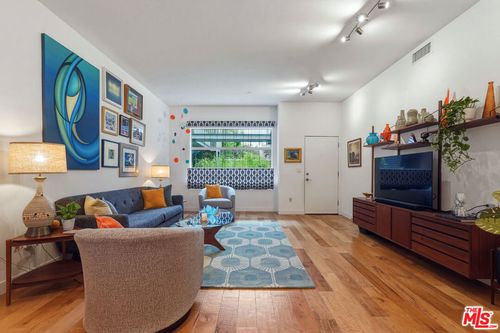 3-1050 N Gardner St, West Hollywood, CA, 90046-6473 | Card Image