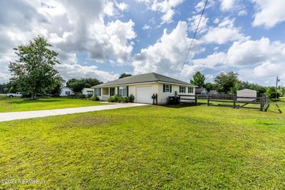 27260 W 12 Th Avenue, House other with 3 bedrooms, 2 bathrooms and null parking in Hilliard FL | Image 3