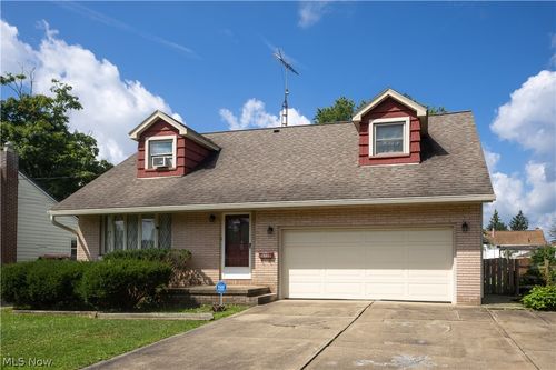 608 Peffer Ave, Niles, OH, 44446-3319 | Card Image