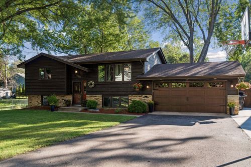 8485 Red Oak Dr, Mounds View, MN, 55112-6148 | Card Image
