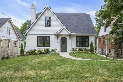 2704 Westwood Ave, Nashville, TN, 37212-5218 | Card Image