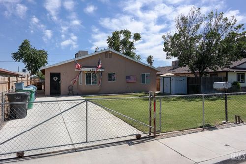 209 E Moneta Avenue, Bakersfield, CA, 93308 | Card Image