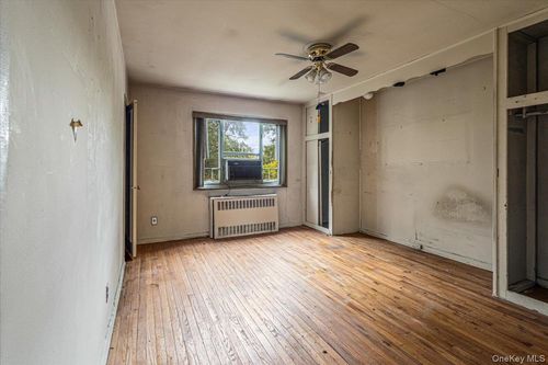 6-12-83-18 229th St, Queens Village, NY, 11427-2155 | Card Image