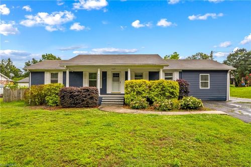 211 Ridgecrest St, Kannapolis, NC, 28081-9589 | Card Image