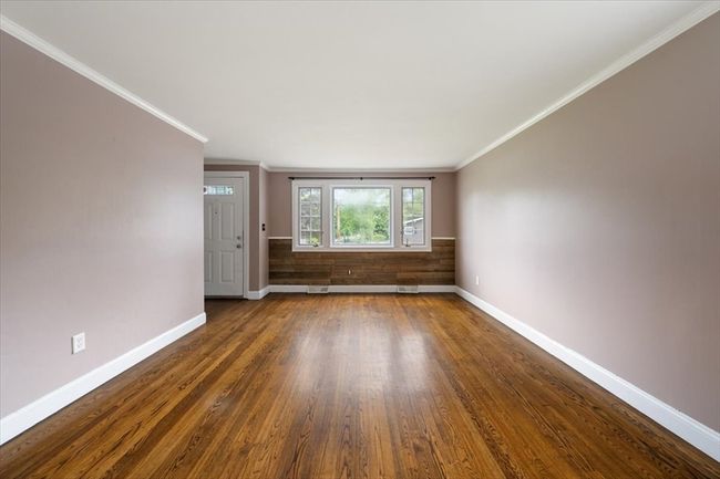 6 Karen Ave, House other with 3 bedrooms, 2 bathrooms and 3 parking in Medway MA | Image 7