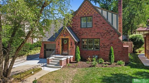 305 S 57th St, Omaha, NE, 68132-3417 | Card Image