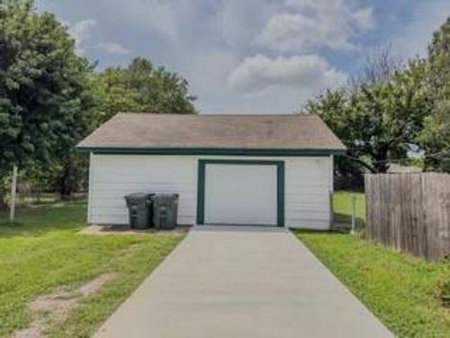 4004 Lawn Drive, Del City, OK, 73115 | Card Image