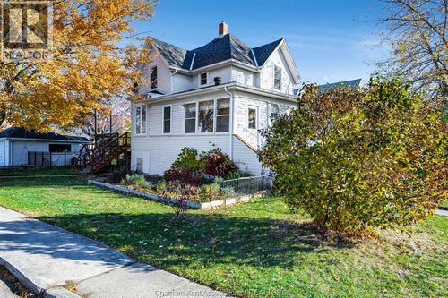 {{alt}} | Card Image