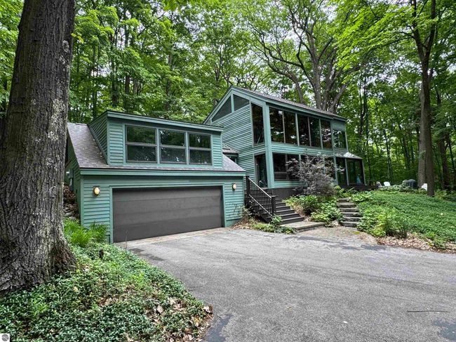 400 W Broadway, House other with 3 bedrooms, 2 bathrooms and null parking in Suttons Bay MI | Image 36