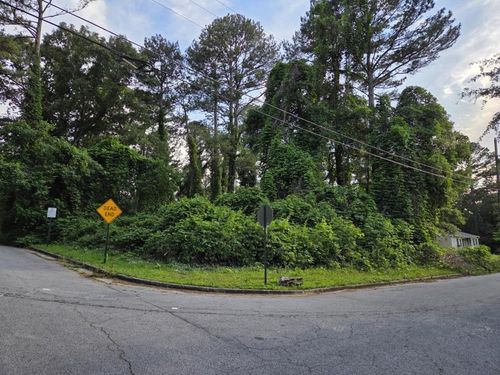 93 Finch Dr Se, Atlanta, GA, 30315-6549 | Card Image