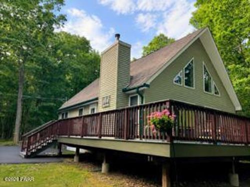 105 Doe Ct, Hawley, PA, 18428-8371 | Card Image