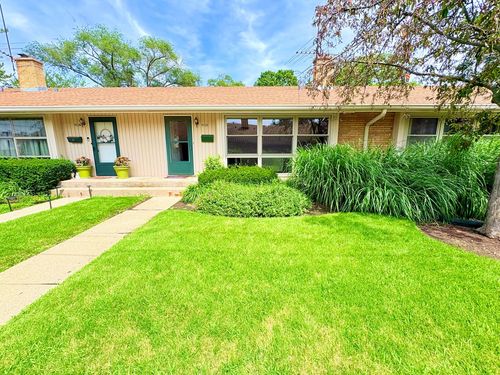 c-922 N Milwaukee Ave, Libertyville, IL, 60048-1953 | Card Image