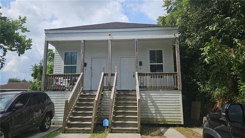 8922 Stroelitz St, New Orleans, LA, 70118-3453 | Card Image