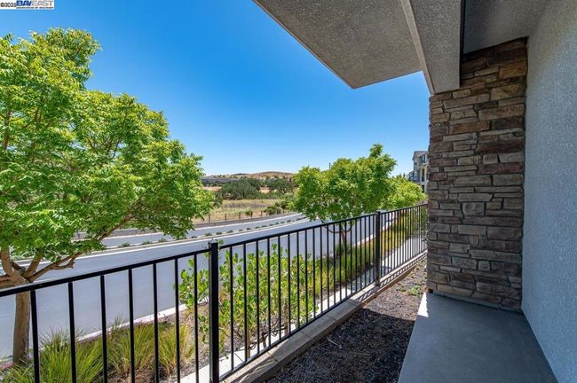 7018 Stags Leap Ln, Condo with 2 bedrooms, 3 bathrooms and 2 parking in Dublin CA | Image 32