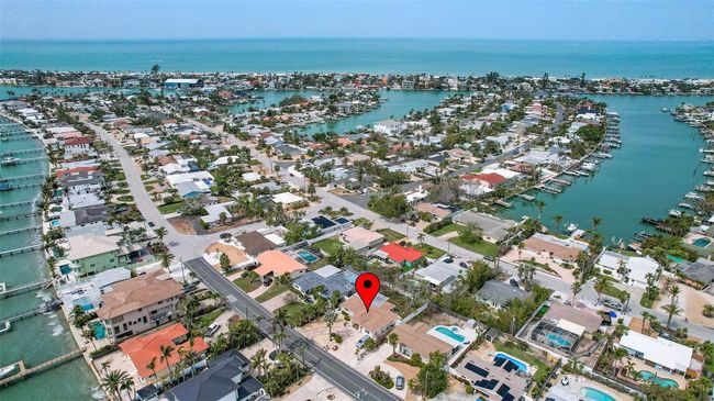 2490 E Vina Del Mar Blvd, House other with 3 bedrooms, 3 bathrooms and null parking in ST PETE BEACH FL | Image 31