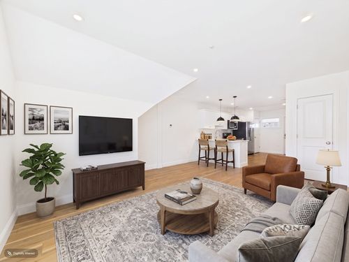 302-1 Pleasant St, Cohasset, MA, 02025-1713 | Card Image