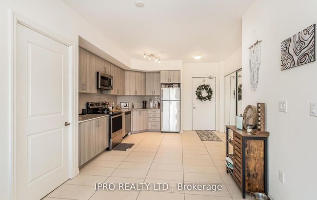 511 - 560 N Service Rd, Condo with 2 bedrooms, 2 bathrooms and 1 parking in Grimsby ON | Image 10