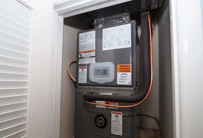 View of utility room | Image 26