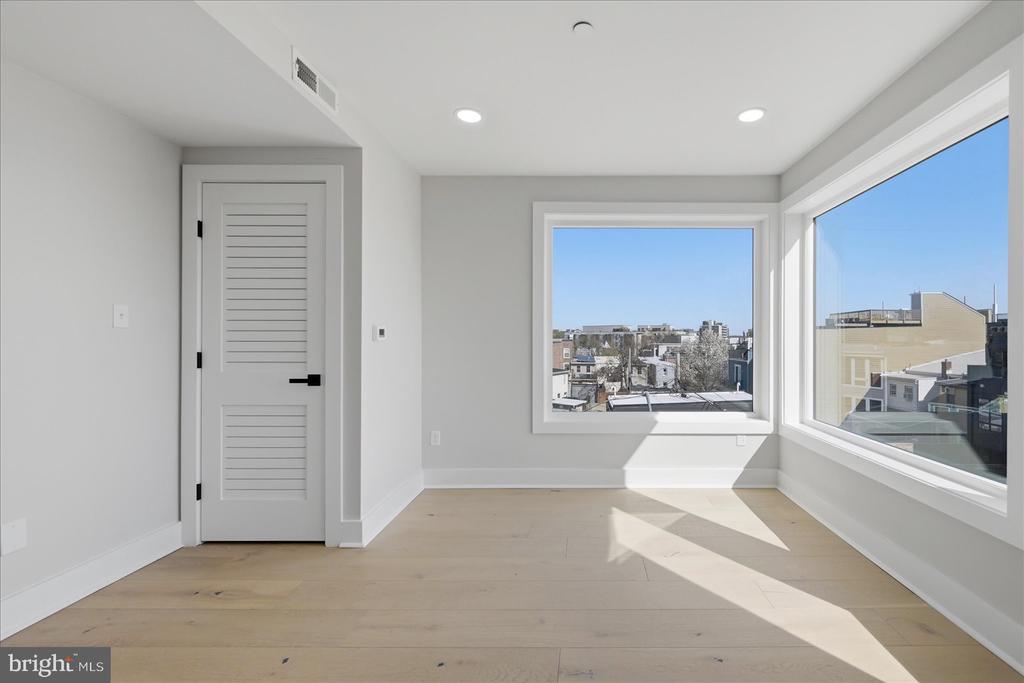 Residential in WASHINGTON 2