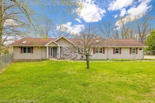 9200 Clyde Rd, Fenton, MI, 48430-9395 | Card Image