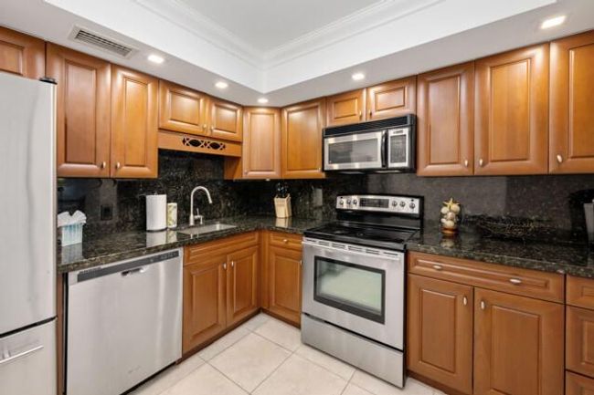 APT-510 - 3610 S Ocean Blvd, Condo with 3 bedrooms, 2 bathrooms and null parking in South Palm Beach FL | Image 21