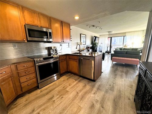 1201-100 Park Ave W, Denver, CO, 80205-3243 | Card Image