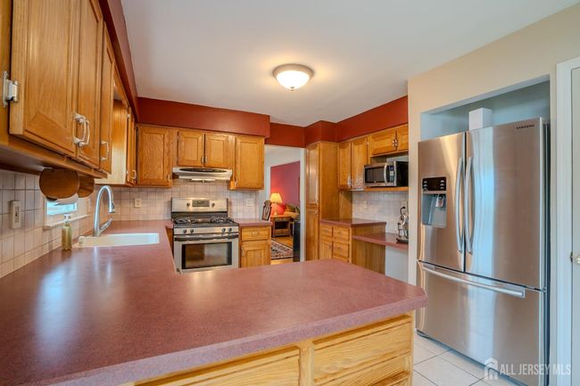5 Wetherhill Way, House other with 4 bedrooms, 3 bathrooms and null parking in Dayton NJ | Image 33