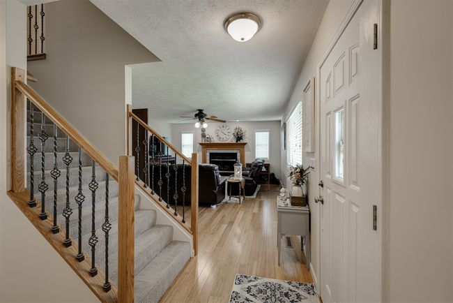 307 Blue Jay Dr, House other with 4 bedrooms, 4 bathrooms and 2 parking in Le Roy IL | Image 4