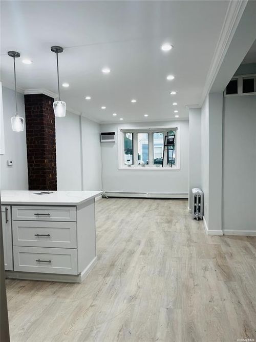 3629 29th St, Astoria, NY, 11106-3205 | Card Image