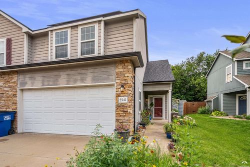 2341 Surrey Dr, Lawrence, KS, 66046-5542 | Card Image