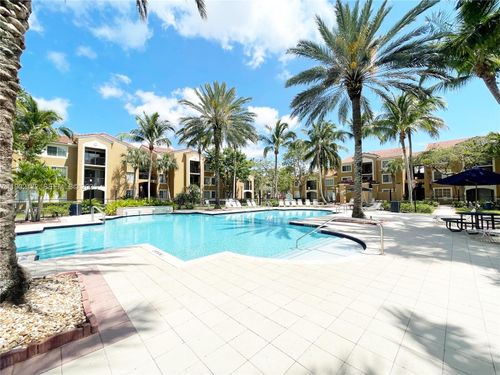 102-8010 N Nob Hill Rd, Tamarac, FL, 33321-7424 | Card Image