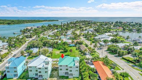 107 Desota St, Fort Pierce, FL, 34949-3124 | Card Image