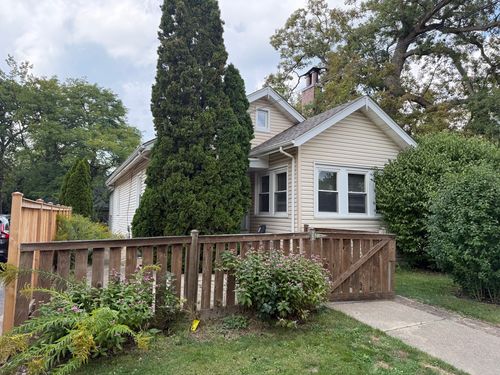 979 Vine St, Winnetka, IL, 60093-1832 | Card Image