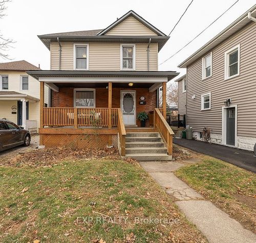 77 York Street, St Catharines, ON, L2R6C8 | Card Image