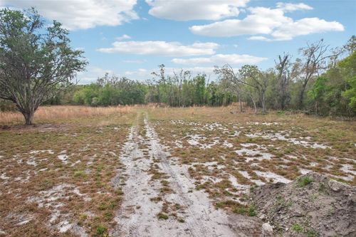 4021 Bruton Rd, Plant City, FL, 33565-7025 | Card Image