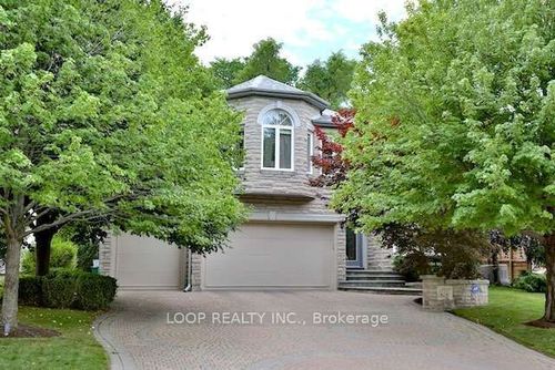 66 Cotswold Cres, North York, ON, M2P1N2 | Card Image