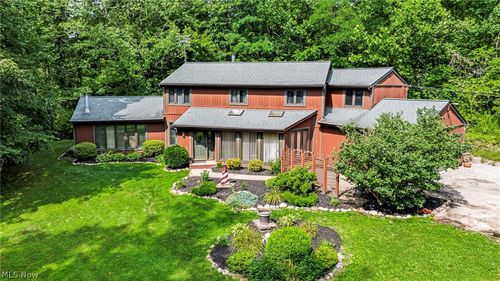 10182 Mulberry Rd, Chardon, OH, 44024-9713 | Card Image