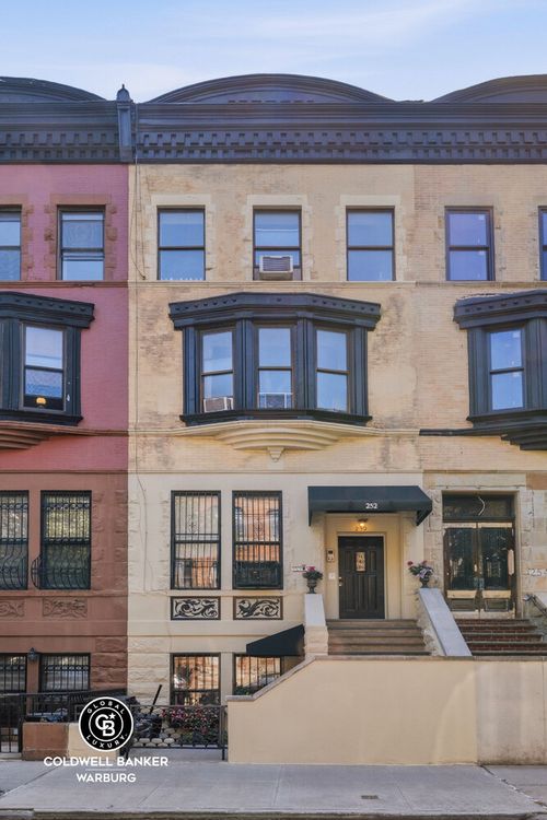 252 136th St, New York, NY, 10030-2656 | Card Image