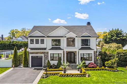 25 Boyd Dr, Westbury, NY, 11590-1001 | Card Image