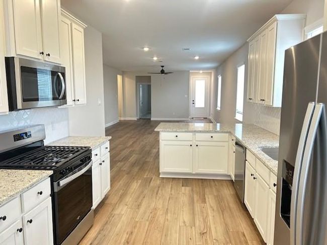 926 Whispering Winds Dr, House other with 4 bedrooms, 2 bathrooms and 2 parking in Beasley TX | Image 5