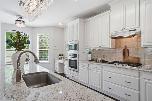 913 Royal Oaks Dr, Mckinney, TX, 75072-8351 | Card Image
