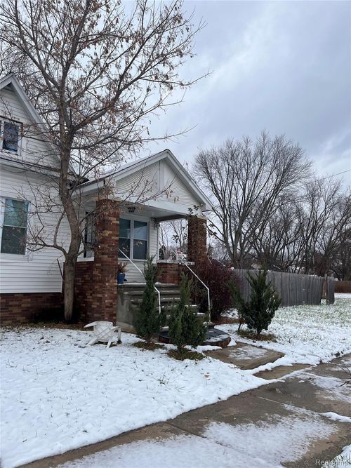 13053 Maiden St, Detroit, MI, 48213-2020 | Card Image